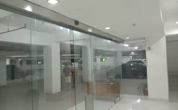 Pintu Sliding otomatis DPRD Bogor