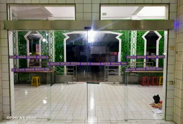 Pintu Otomatis kaca Masjid Al  Iklas Anyer