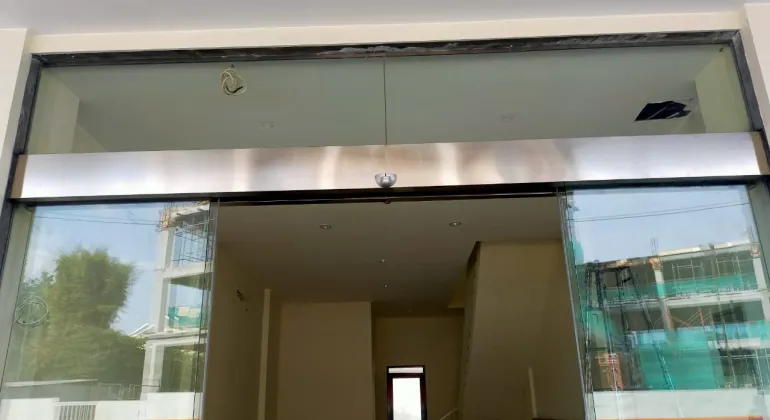 Pintu Otomatis Kaca Di BARSA CITY Jogjakarta