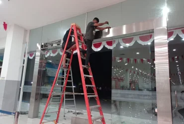 Penggantian Pintu otomtis di Kapuas mall Kal Sel 
